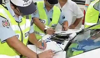 Kayseri’de trafiği tehlikeye düşüren 3 sürücüye 10 bin 916 lira ceza kesildi