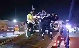 Motosiklet uygulama noktasına girdi: 4’ü polis 5 yaralı