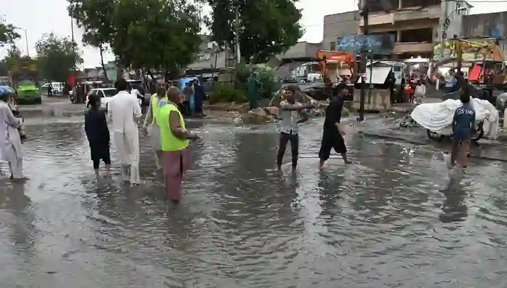 Muson Yağmurları 57 can aldı