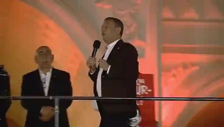 Özgür Özel, Büyükçekmece’de erken seçim çağrısı yaptı, tarih verdi