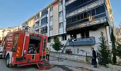 Telefonun bataryası patladı, ev küle döndü