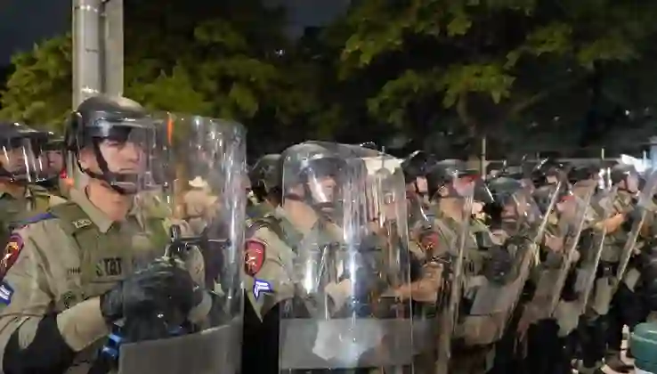 Texas’ta OHAL: 7 bin asker görevlendirildi