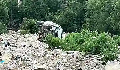 Yaylaya çıkan ailenin aracı uçuruma uçtu: 3 ölü, 1 yaralı