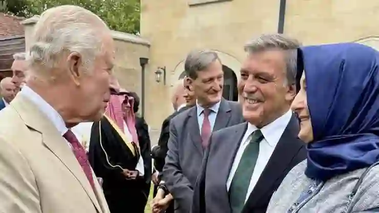 11. Cumhurbaşkanı Abdullah Gül, Kral Charles ile Oxford İslam Araştırmaları Merkezi’nde bir araya geldi