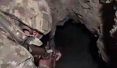 12 asker mağarada nasıl şehit oldu? Eğitimli köpekler etkilenmeyince gazdan şüphelenilmedi