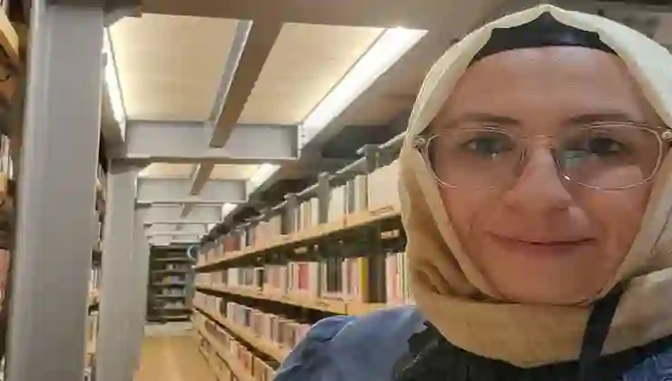 Müzeyyen Çelik Kesmegülü: “İç Sesim Yazarken En İyi Dostum ve Yoldaşım”