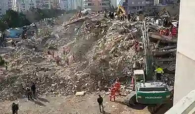 Depremde yıkılan Palmiye Sitesi davasında gerekçeli karar açıklandı: Sanıklar pişmanlık göstermediğinden iyi hal indirimi uygulanmadı!