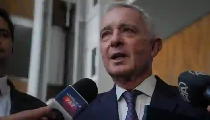 Eski Kolombiya Cumhurbaşkanı Uribe, rüşvetten suçlu bulundu