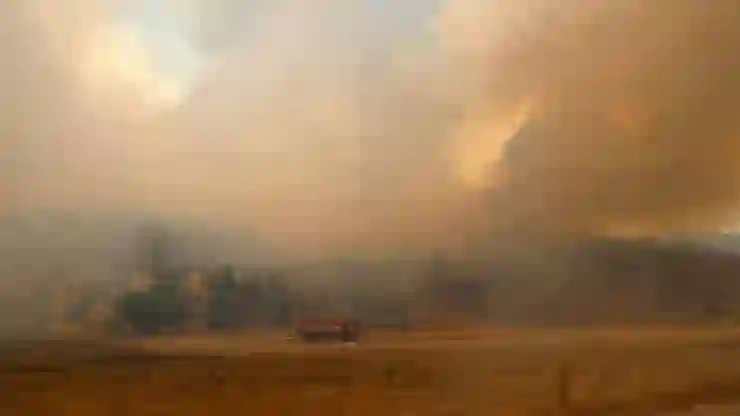 Eskişehir’deki orman yangınından fotoğraflar faciayı gözler önüne serdi: İşçilerin araçları hareket edememiş!