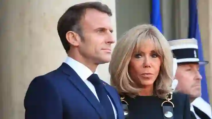 Fransa Cumhurbaşkanı Macron’un eşi Brigitte Macron’a erkek doğdu iddiasında bulunan iki kadın beraat etti