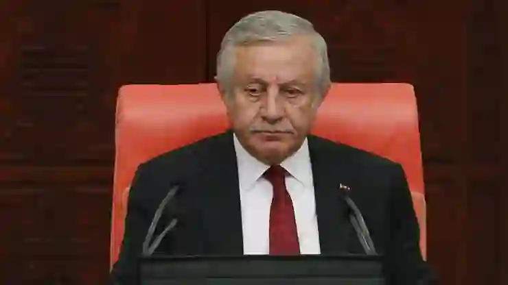 MHP’li Adan’dan AKP’li vekillere tepki: Nereye gidiyorsunuz arkadaş, ayıp ya!