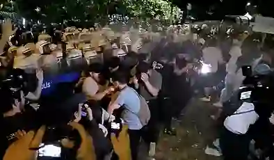 Saraçhane mitinginin ardından Bozdoğan Kemeri’ne yürümek isteyen gruba polisten gazlı müdahale