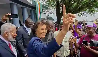 Surinam’da ilk kez bir kadın devlet başkanı seçildi