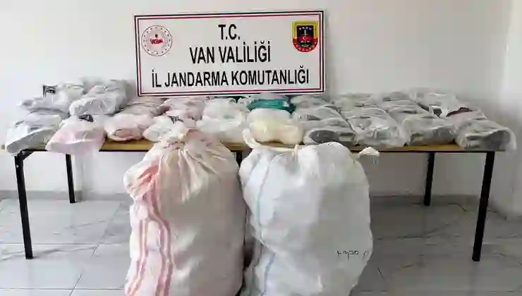 Van’da kaçakçılık operasyonlarında 28 şüpheli yakalandı