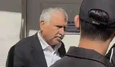 Zeydan Karalar’dan belediye binası önüne çağrı: Adana tutsak edilemez!