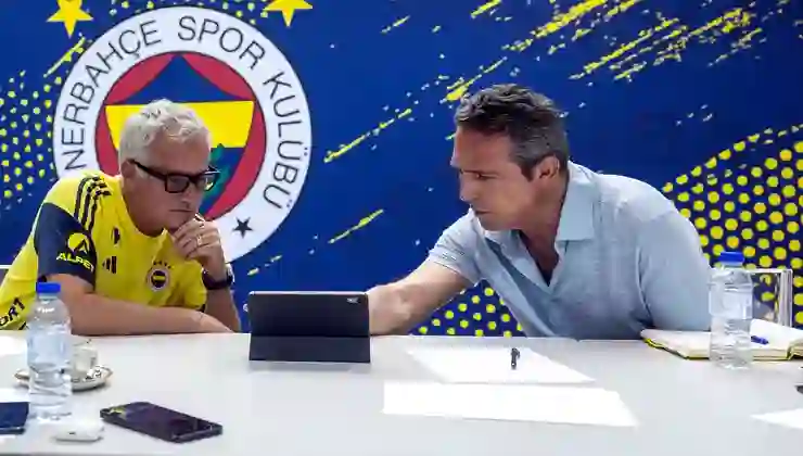 Ali Koç, “Mourinho onu çok beğeniyor” diyerek Kerem Aktürkoğlu teklifini açıkladı