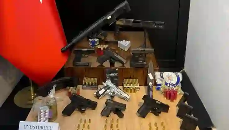 Antalya’da helikopter destekli operasyon: Çok sayıda silah ve mühimmat ele geçirildi