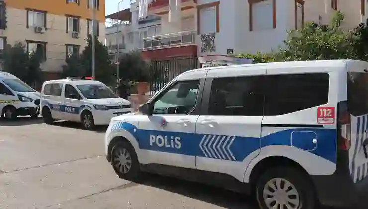 Cezaevinden çıkıp eski sevgilisi ile erkek arkadaşını bıçakladı