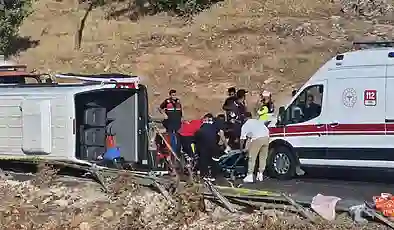 Diyarbakır’da minibüs devrildi: 1 ölü, 3’ü ağır 16 yaralı