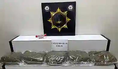 Edremit’te 5 kilogram esrar ele geçirildi