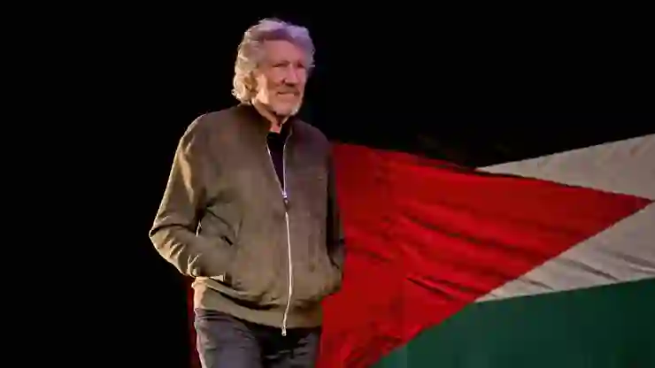 Efsane müzisyen Roger Waters, vahşice katledilen Filistinli kadınlar için beste yaptı