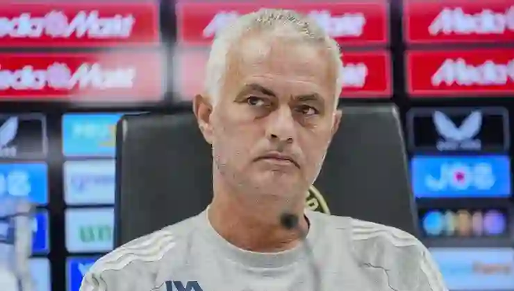 Feyenoord maçı öncesi Mourinho’dan açıklama: Bizi favori görmüyorum