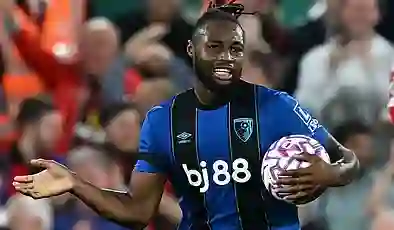 Futbol sahalarında bir ırkçı saldırı daha: Bu kez Liverpool taraftarı!