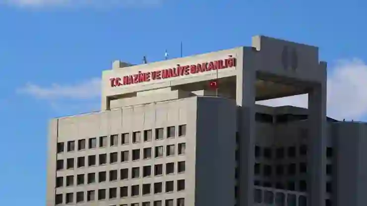 Hazine’nin vergi dışı normal gelirleri yılın ikinci çeyreğinde 54,3 milyar lira oldu