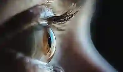 Hindistan’da şaşırtan vaka: Bulanık görüyordu, gözünden solucan çıktı