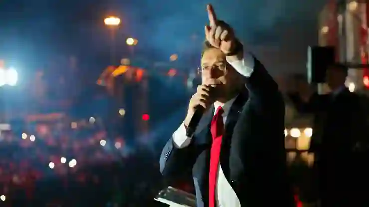 İmamoğlu’ndan Erdoğan’a çağrı: Saklanma, sorumluluğu başkasına atma, minderden kaçma, mert ol, milletin önüne sandığı getir!