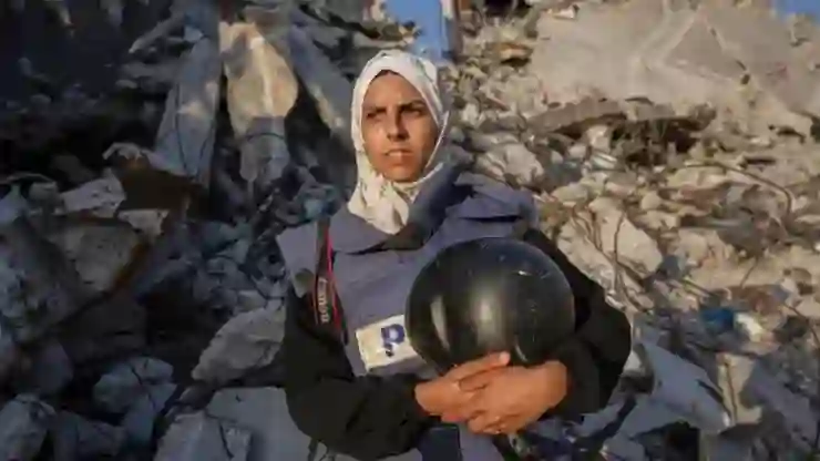 İsrail Gazze Şehri’nde hastaneyi vurdu: Beşi gazeteci en az 20 kişi hayatını kaybetti