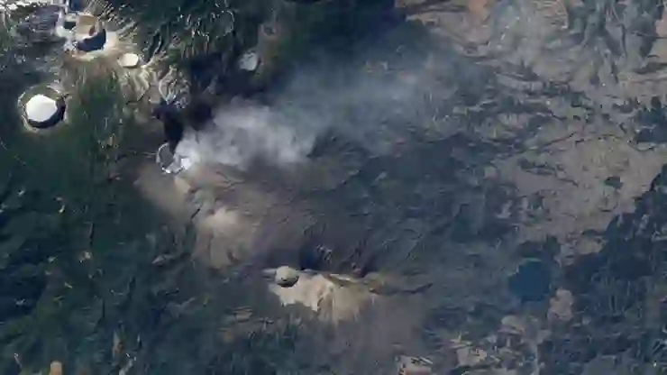 Japonya’da Şinmoe Yanardağı faaliyete geçti