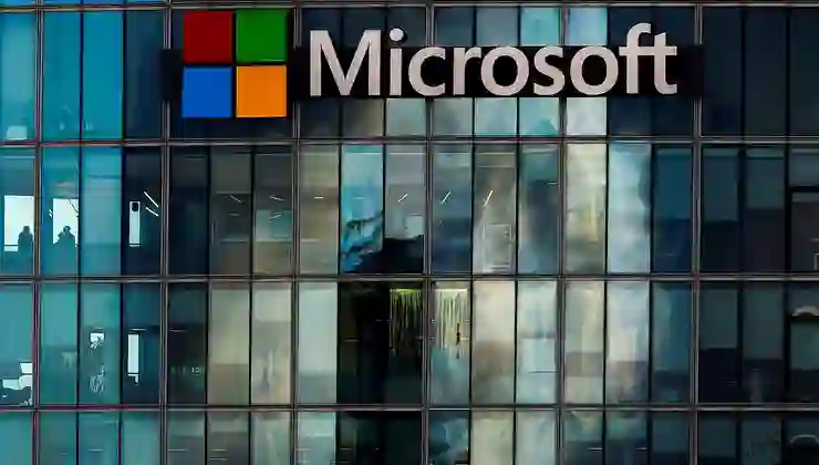 Microsoft, İsrail’i protesto eden iki çalışanını işten çıkardı