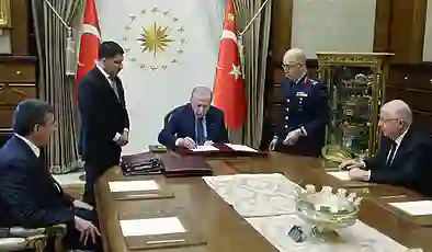 Orgeneral Selçuk Bayraktaroğlu, yeni Genelkurmay Başkanı oldu; işte terfi alanlar ve emekliye sevk edilenler