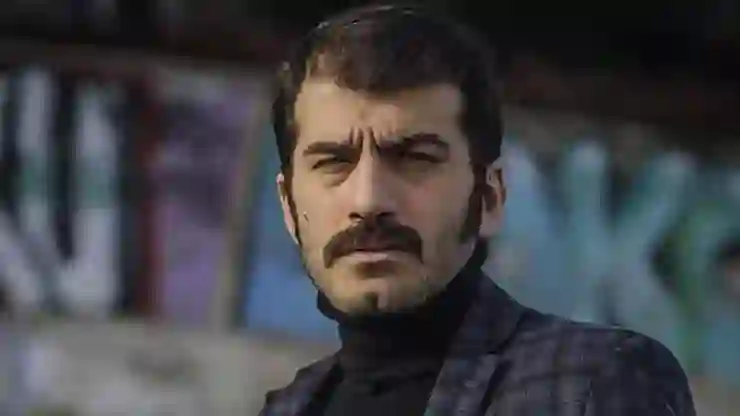 Restoran basıp haraç istediği iddia edilen oyuncu Ufuk Bayraktar’dan açıklama: Dosthane bir konuşma medyaya çarpıtılarak farklı yansıtılmıştır, beni tanıyanlar iyi bilir