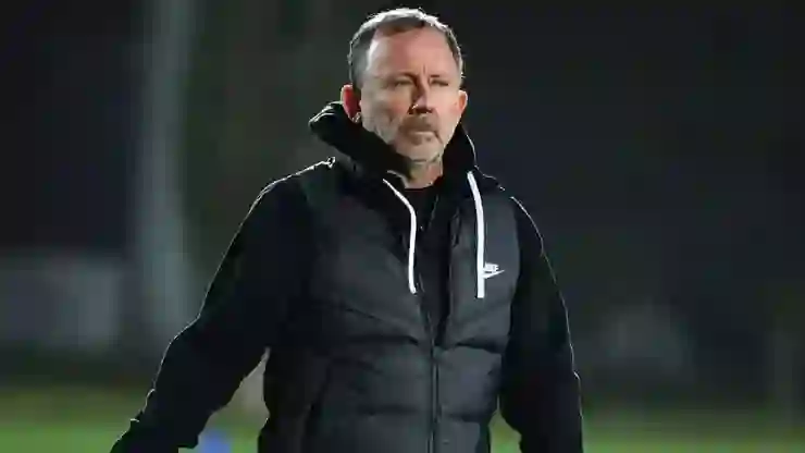 Solskjaer’in yerine geçecek isim belli oldu: Serdal Adalı, Sergen Yalçın ile görüşme gerçekleştirecek