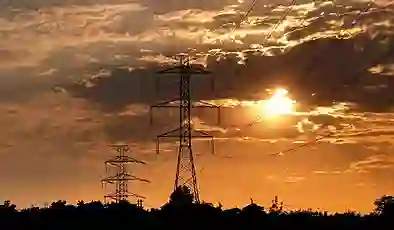 Tahran’da 100’den fazla kamu kurumunun elektriği kesildi