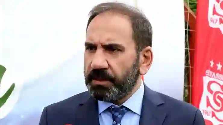 TFF 1. Başkan Vekili Mecnun Otyakmaz’dan yabancı oyuncu sayısı açıklaması: Sıcak bakmıyorum