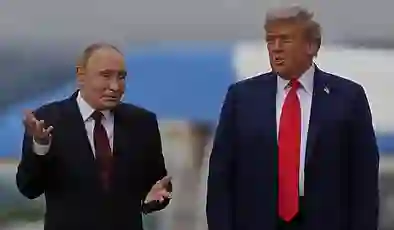 Trump: Ukrayna’ya güvenlik garantilerini henüz ayrıntılarını tartışmadık, Putin’le görüştükten sonra Kiev’e bir bombaya çok sinirlendim