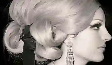 Türk pop müziğinin önde gelen isimlerinden Ayla Dikmen, 35. vefat yıldönümünde anılıyor