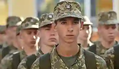 Ukrayna’da 18-22 yaşındaki erkeklerin yurt dışına çıkışı serbest hale geldi