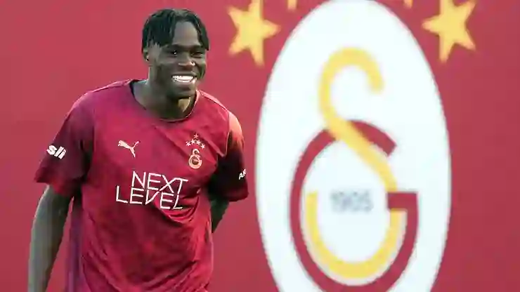 Wilfried Singo, Galatasaray’da ilk antrenmanına çıktı