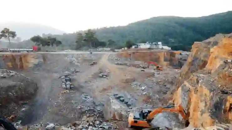 Ahmet Aras’tan çağrı: İptal edin bu vatan hainlerinin taş ocağı ruhsatlarını; bölgedeki zeytin ağaçlarını perişan ediyor!