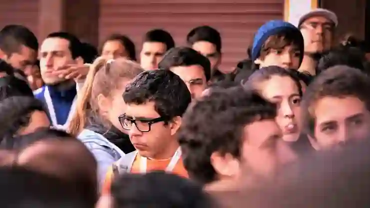 Araştırma: Gençler artık mutlu değil; Z kuşağı, tarihin en mutsuz yetişkinleri olabilir!