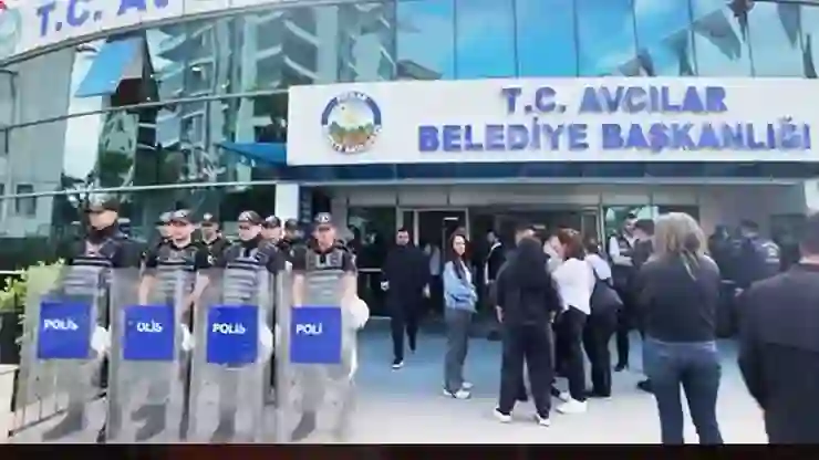 Avcılar ve Beşiktaş belediyelerinden gözaltına alınan 7 kişi adliyede