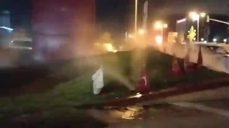 Bakanlık önünde eylem yapan gaziler, fıskiye açılınca ıslandı: Kimse bizi insan yerine koymuyor, zorumuza gitti