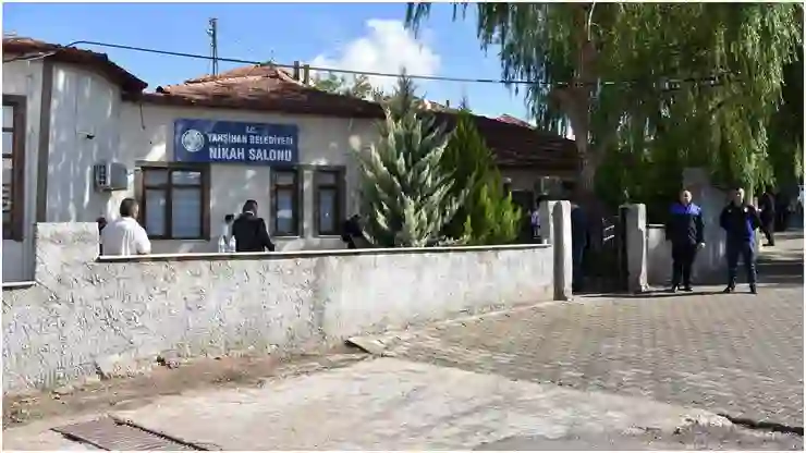 Belediye başkanı tutuklanmıştı; başkan vekili seçiminde AKP’liler yarıştı