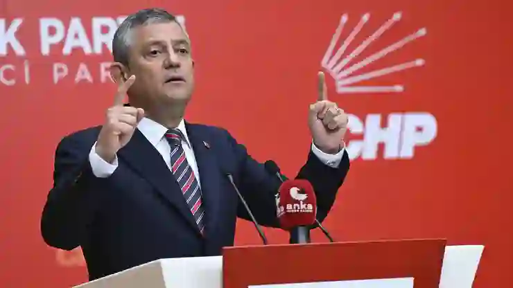 CHP İstanbul İl Yönetimi görevden uzaklaştırıldı: CHP MYK olağanüstü toplandı