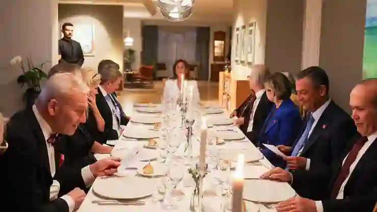 CHP lideri Özel, büyükelçilerle bir araya geldi