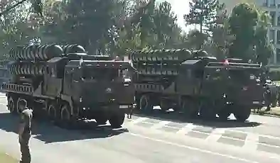 Çin füzeleri Avrupa’da: Geçit töreni şaşkınlık yarattı